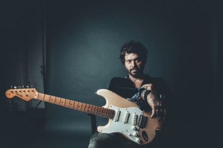 Doyle Bramhall II&nbsp;is a well-reputed American musician, producer, guitarist, and songwriter.